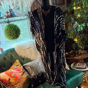 Black and White Patterned Kimono